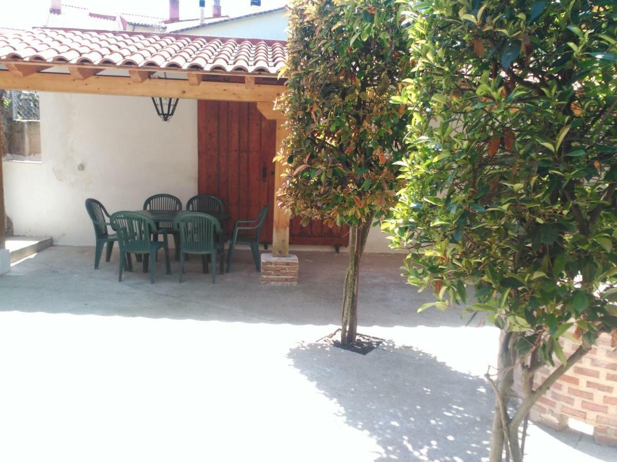 Apartamentos La Casona De Ezcaray Con Terrazas Y Patios Individuales Екстер'єр фото
