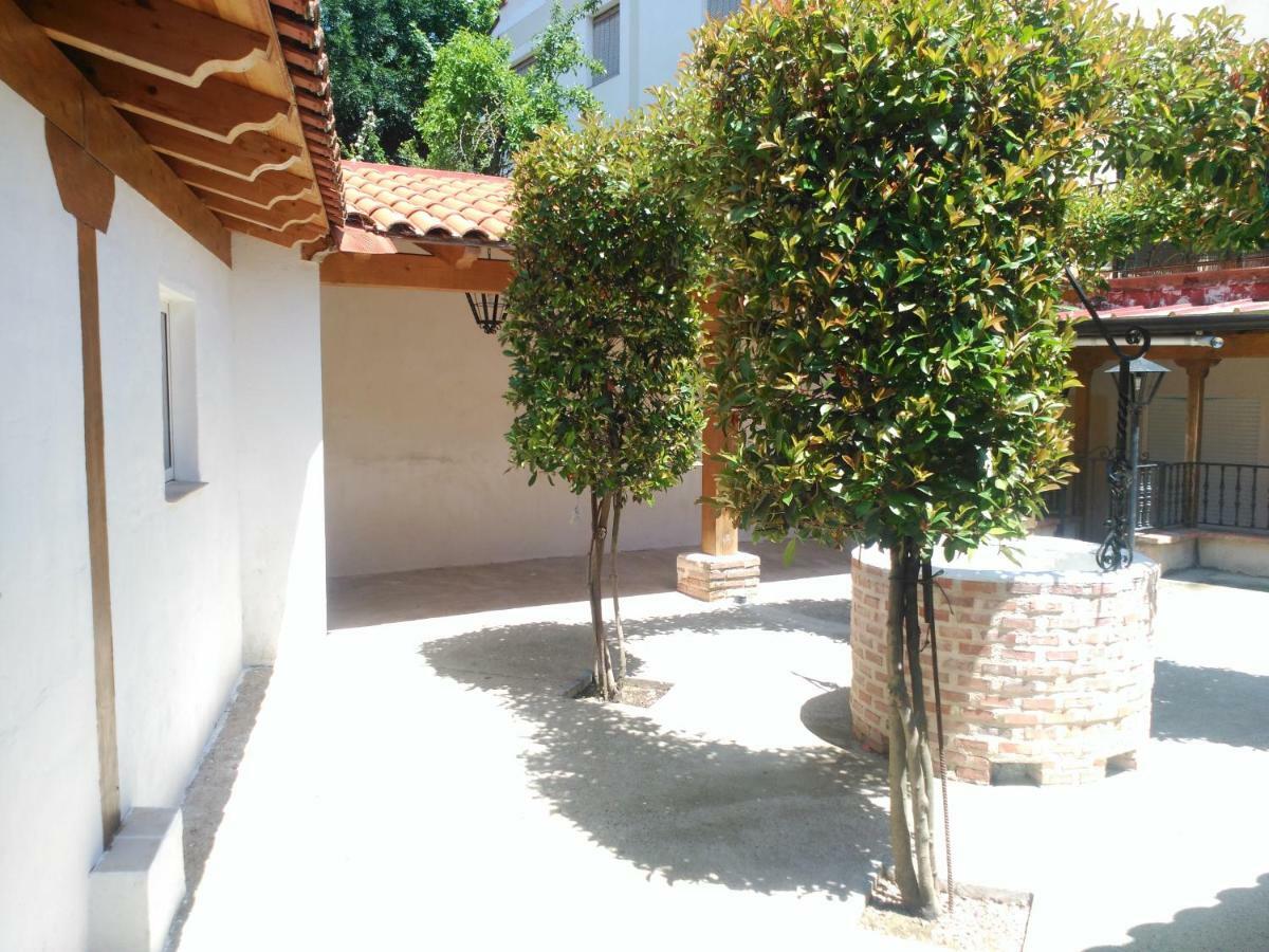 Apartamentos La Casona De Ezcaray Con Terrazas Y Patios Individuales Екстер'єр фото
